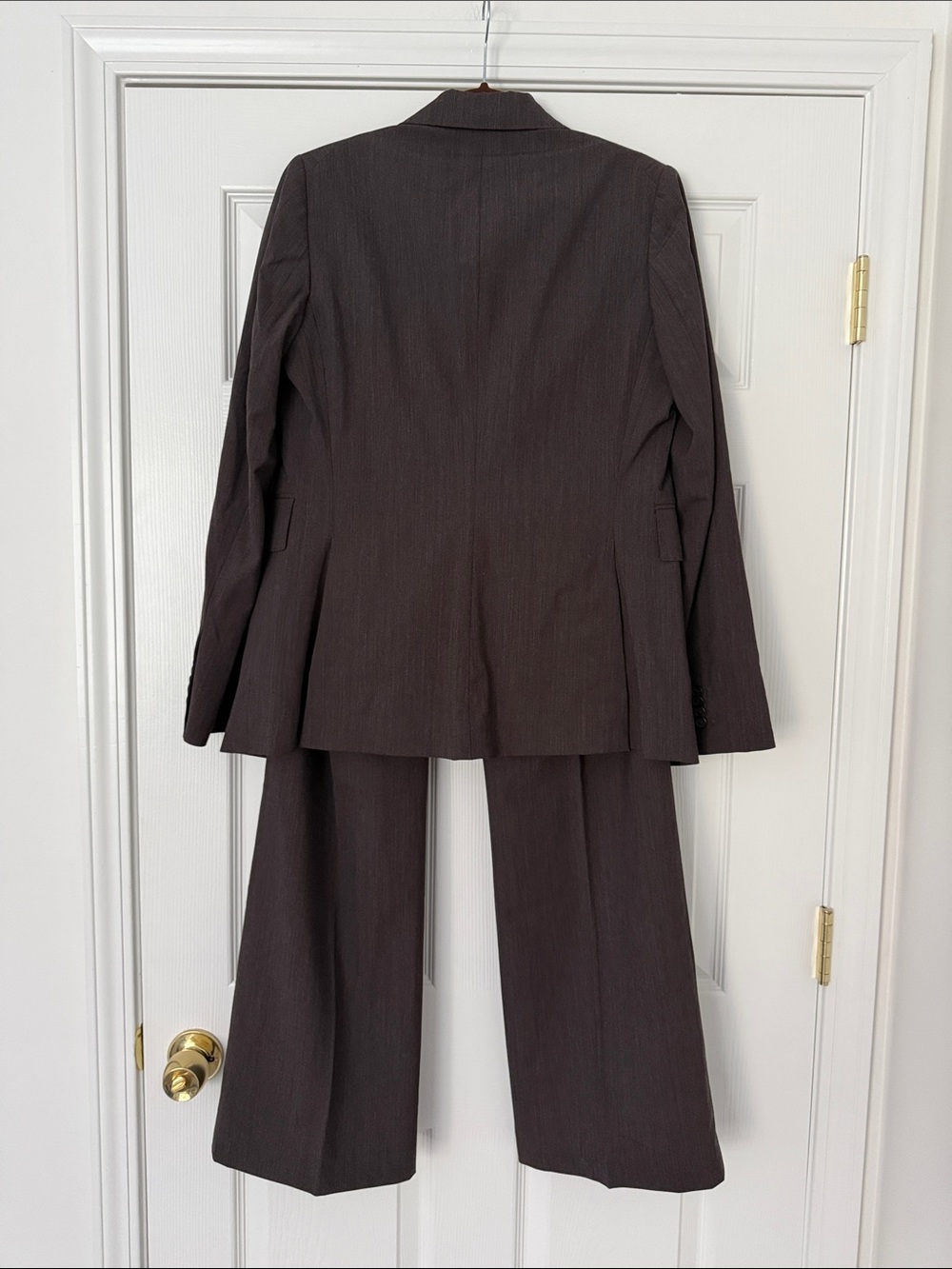 Banana Republic Brown women’s Two-Piece Suit Jacket & Pants Sz 8 Wool blended - Picture 3 of 12